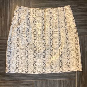ENTRO Snakeskin Faux Leather skirt L